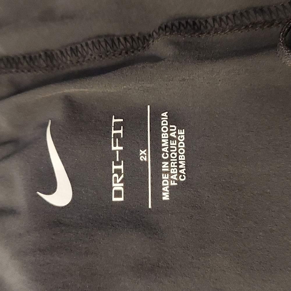 Nike - Picture 10 of 16